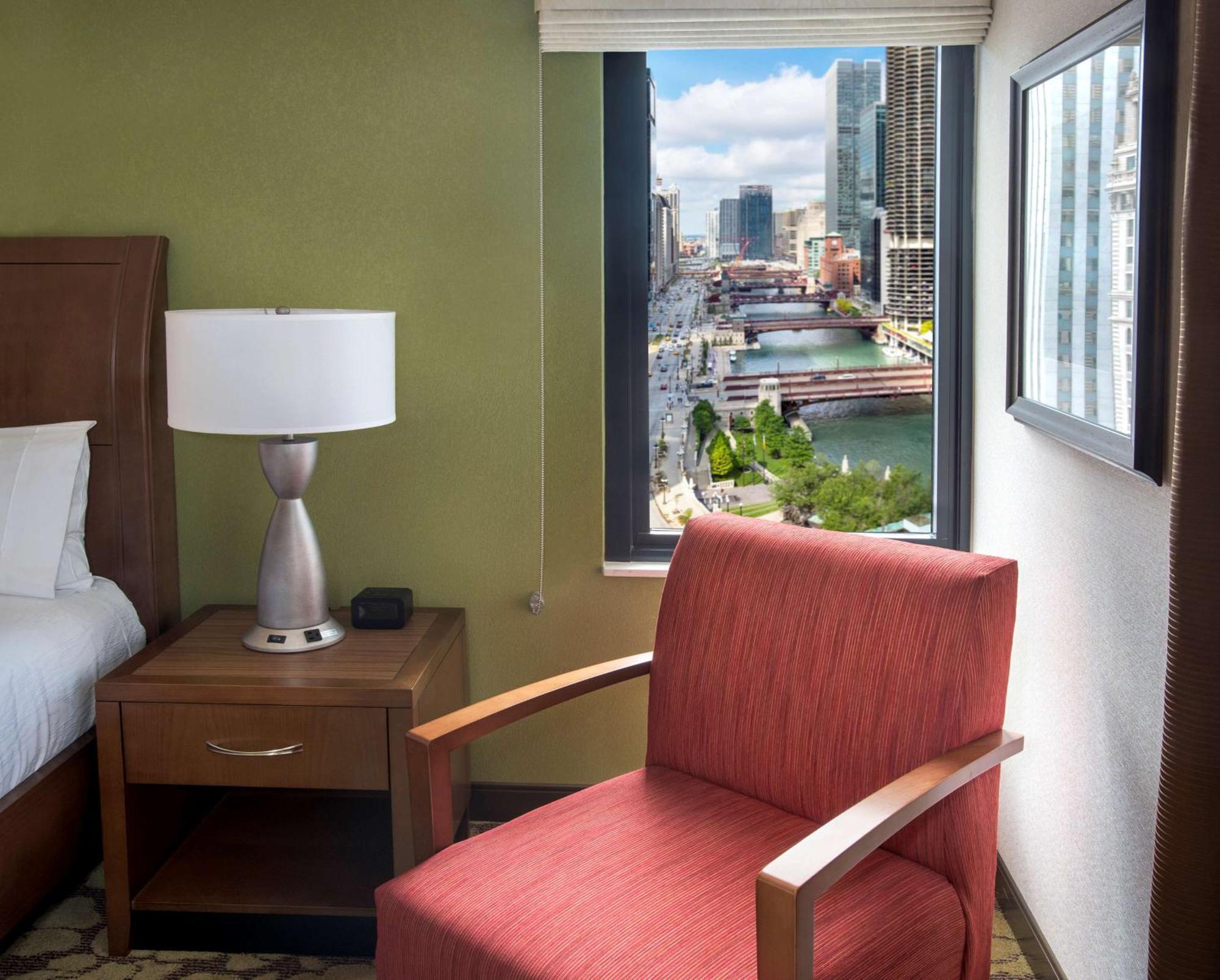 Hilton Garden Inn Chicago Downtown Riverwalk Exteriör bild